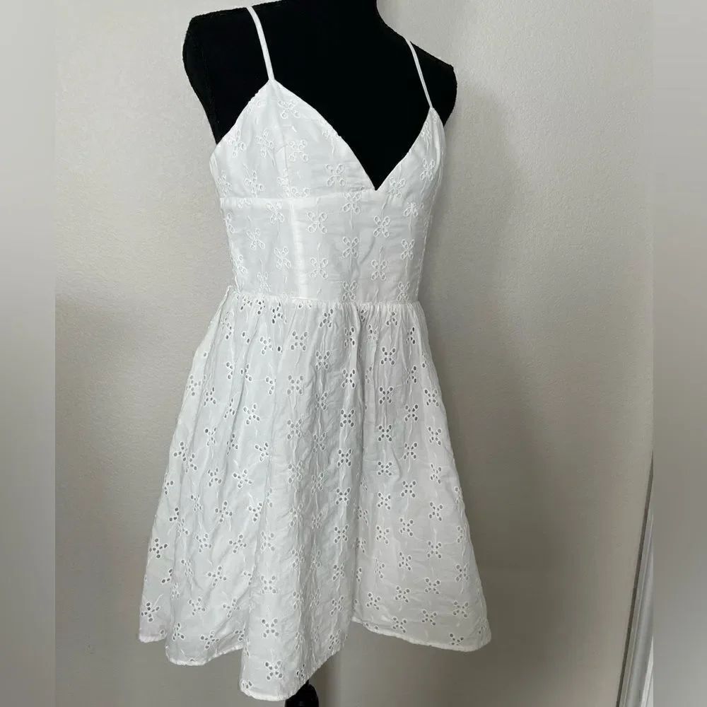NWT Zara Openwork Embroidered Eyelet Dress - Picture 5 of 12
